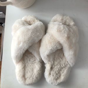 Brand new J.Crew faux fur slippers (size 9)